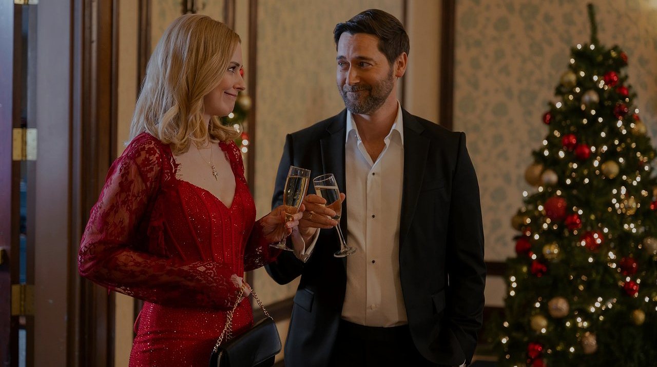 เมื่อแม่สวมหน้ากากซานต้า: รีวิว 'My Secret Santa' หนังคริสต์มาสที่อบอุ่นใจ